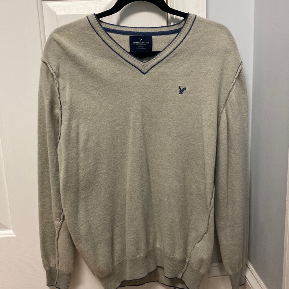 American Eagle v-neck sweater